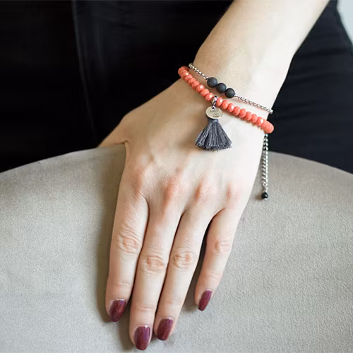 Armbandset I Röd Och Grå - Intrycket I