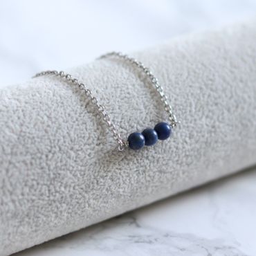 Halsband Med Blå Pärlor - Koncentrationen K