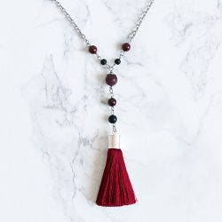 Långt Halsband Med Röd Tofs - Modet S