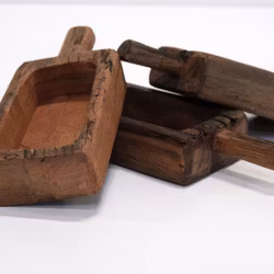 Træ skål m/håndtag