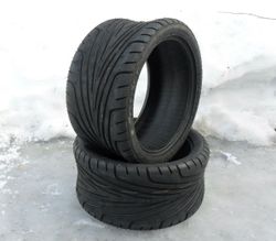 Sunf 235/30-14 Bakdäck