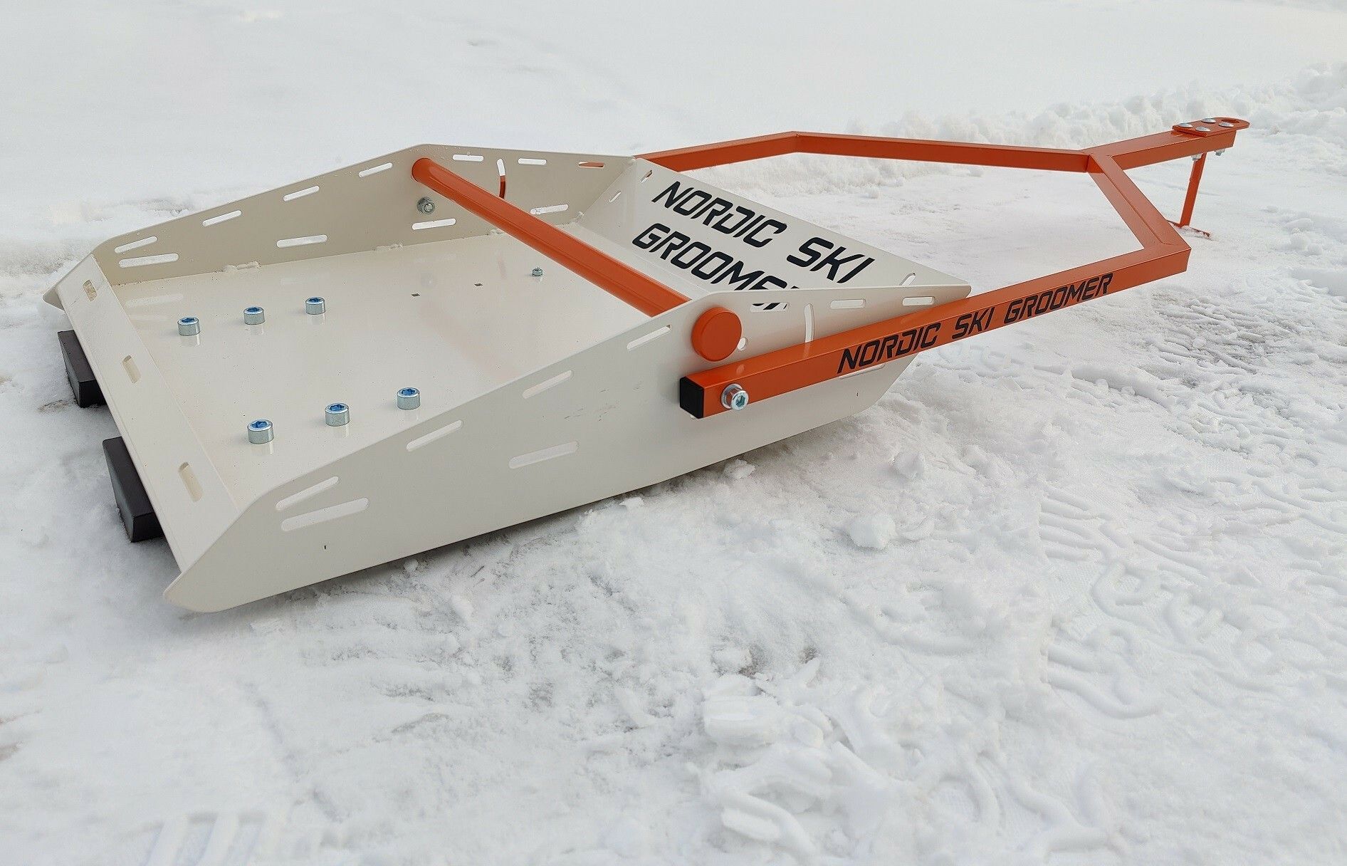 Spårdragare Nordic Ski Groomer