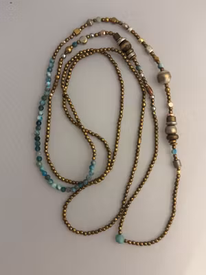 ”Handgjorda halsband” vackra turkoser med brons och silver metall pärlor.  98cm