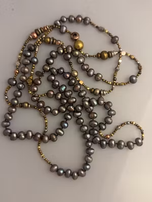”Handgjorda halsband” Extra långa pärlhalsband  124 cm