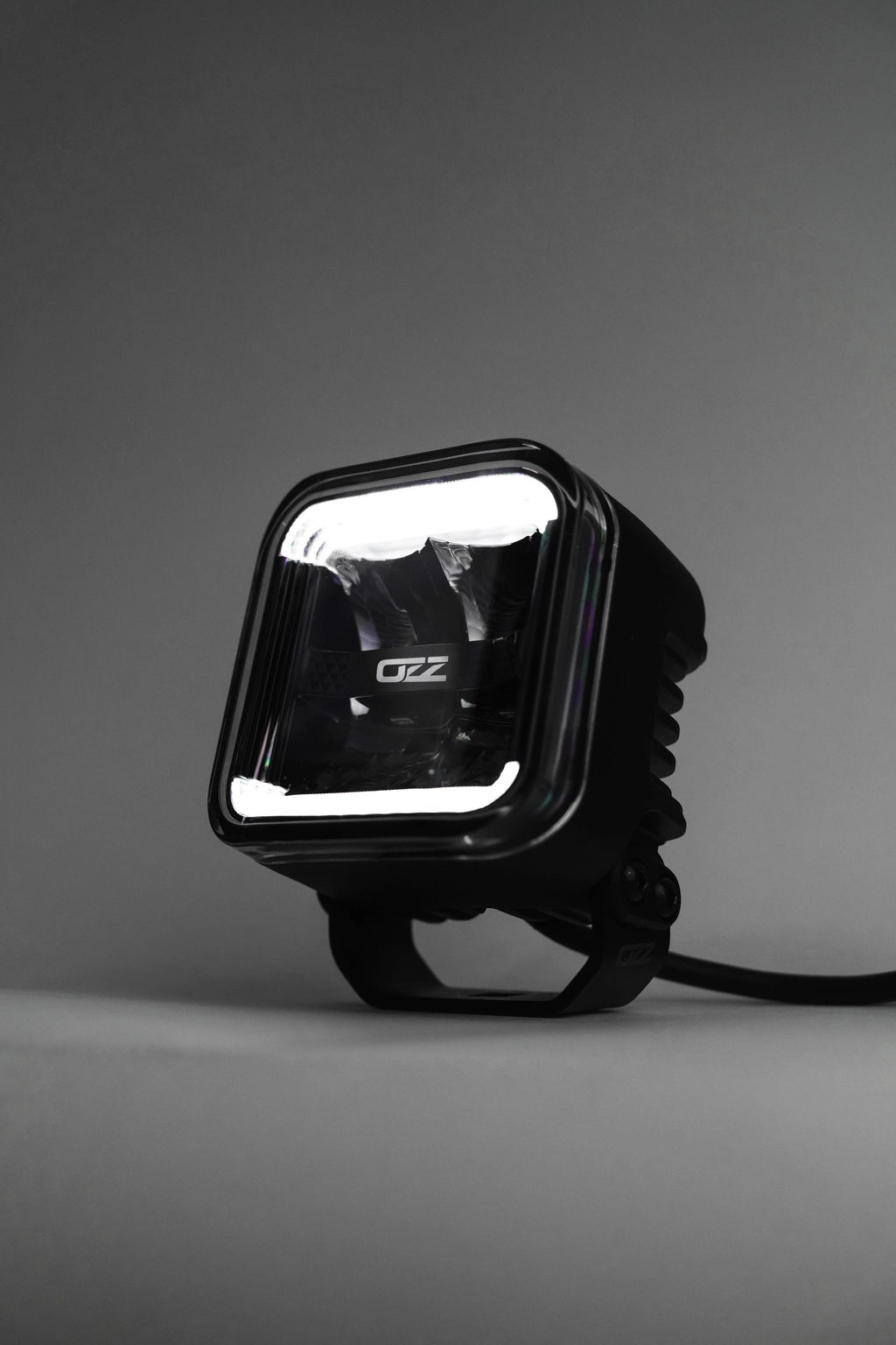 OZZ SQR 3" LED ekstralys med parklys – sort/hvitt hus