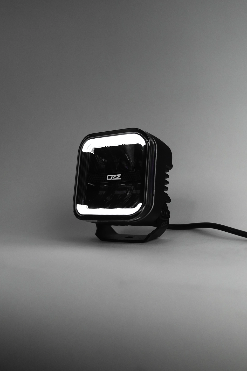 OZZ SQR 5" LED ekstralys med parklys – sort/hvitt hus