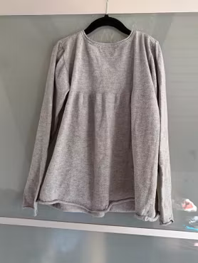 Cardigan POMPdeLUX grå med hjertemærke – str. 134–140