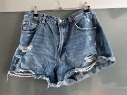 Shorts - Stradivarius - str. 42