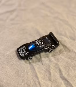 Sort retro modelbil 927F – lille legetøjsbil