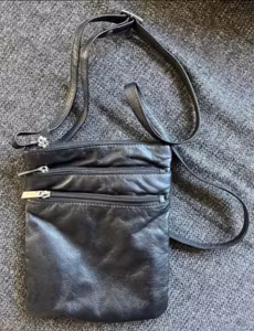 Crossbody taske