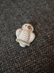 Broche i keramik - ugle