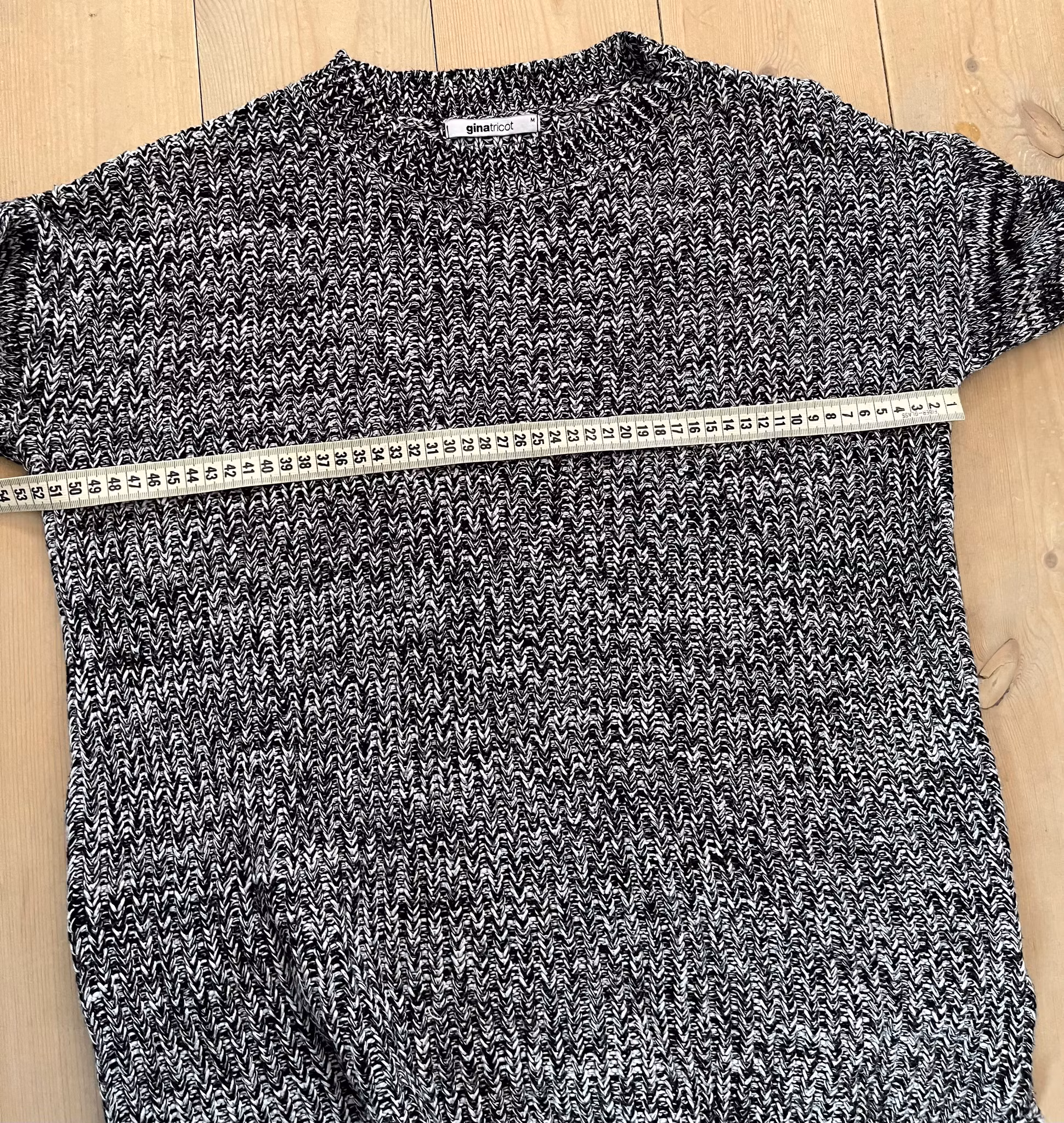 Gina Tricot - str. M