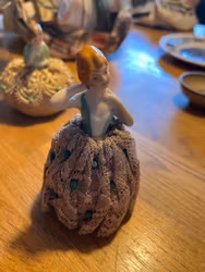 Nålepude med halv dame