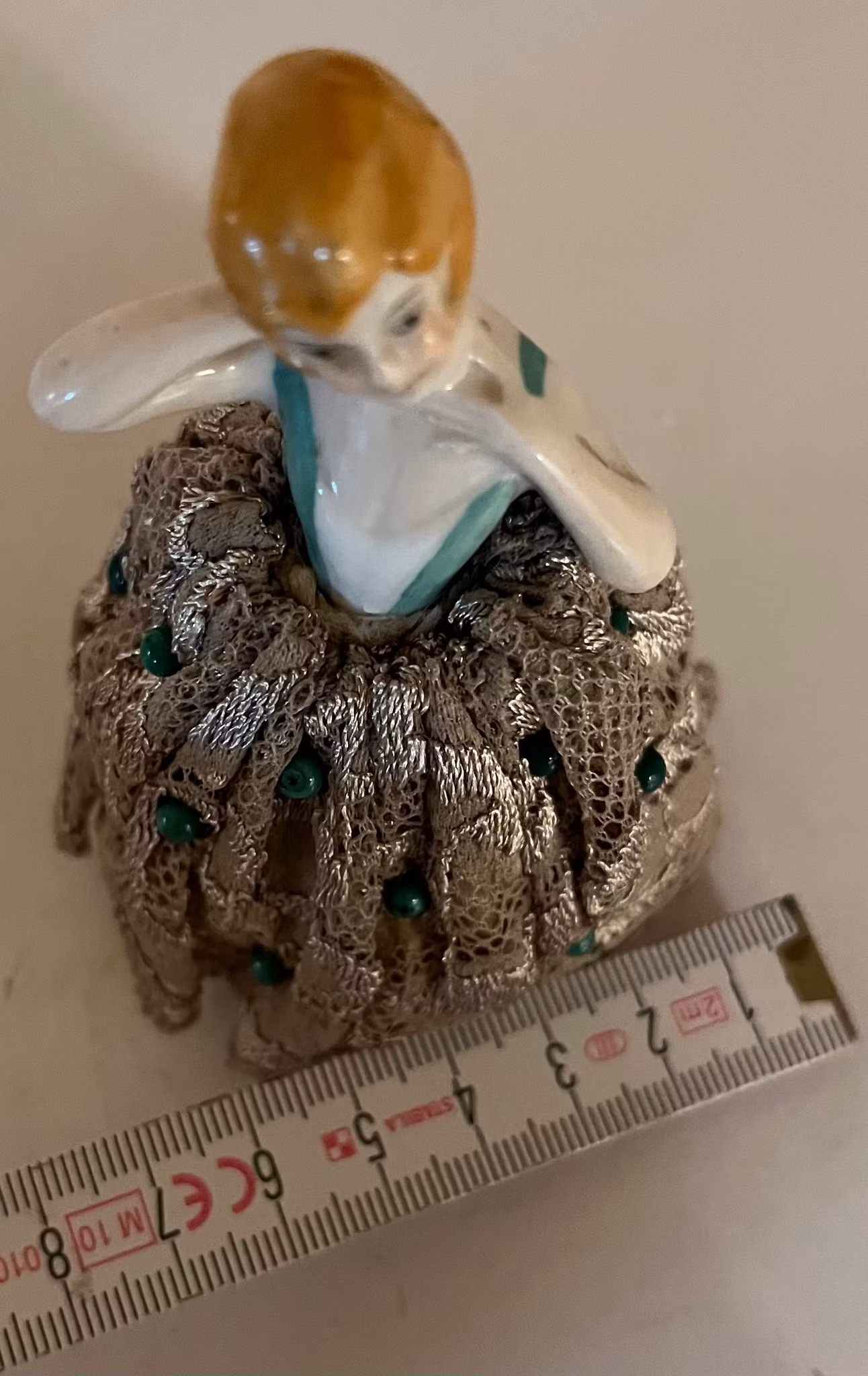 Nålepude med halv dame