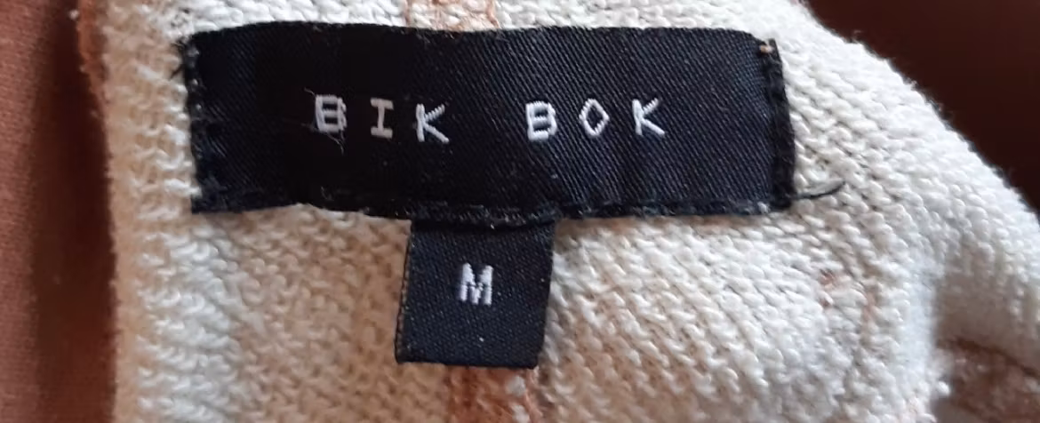 Bik Bok - str. M