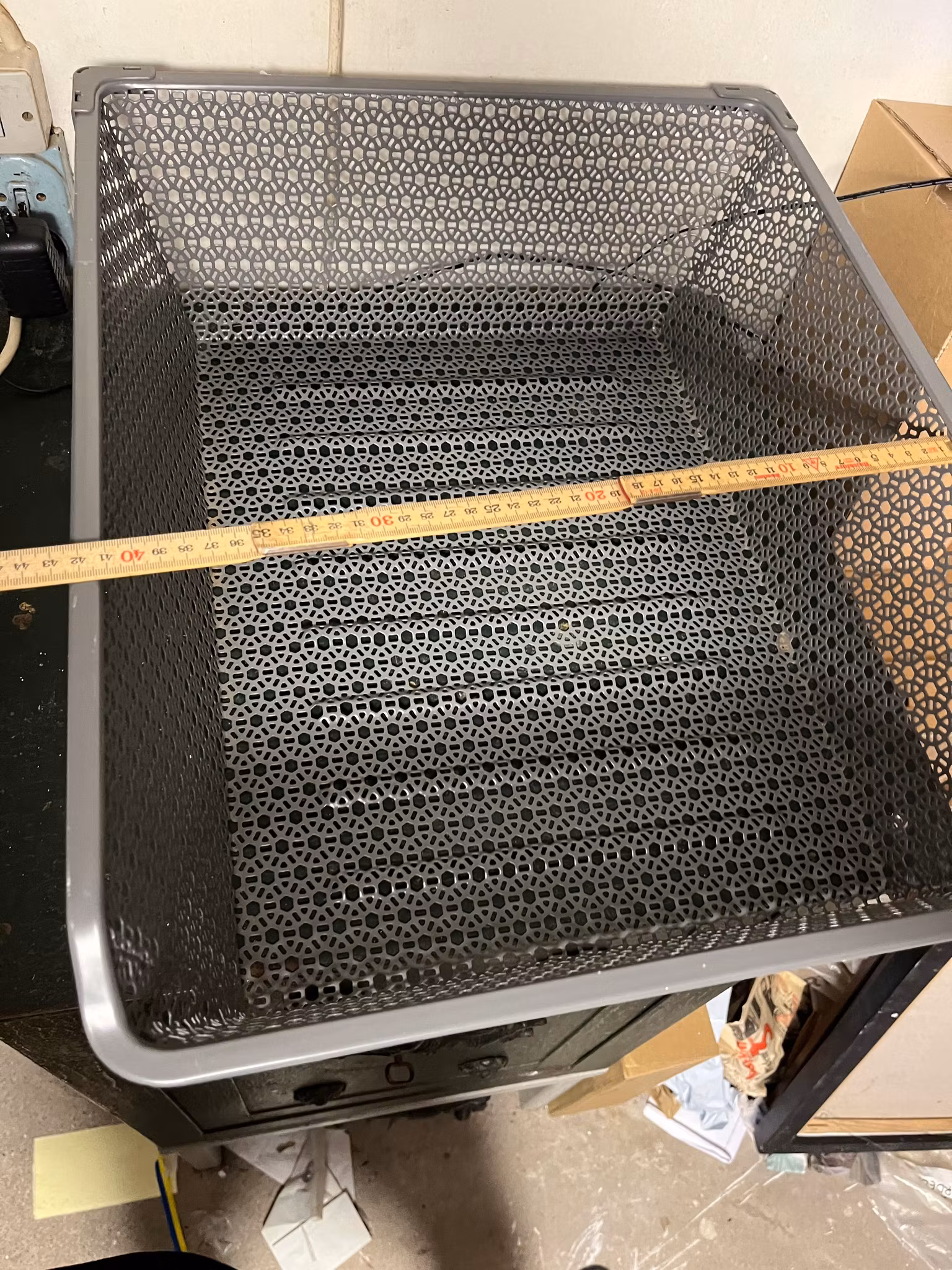 Metal kurv
