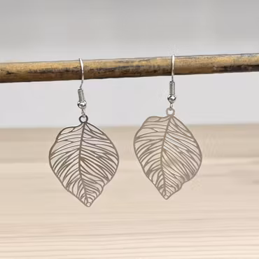 Sølvfarvede Bladøreringe