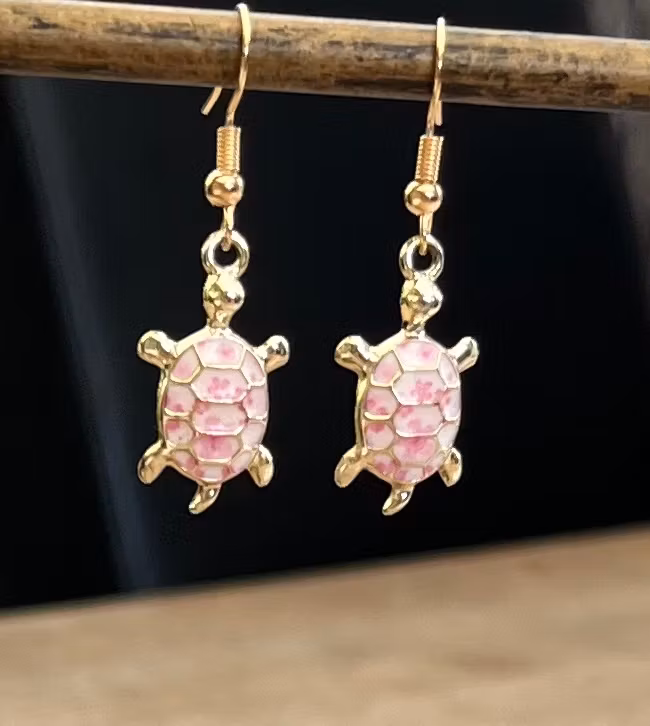 Lyserøde skildpaddeøreringe