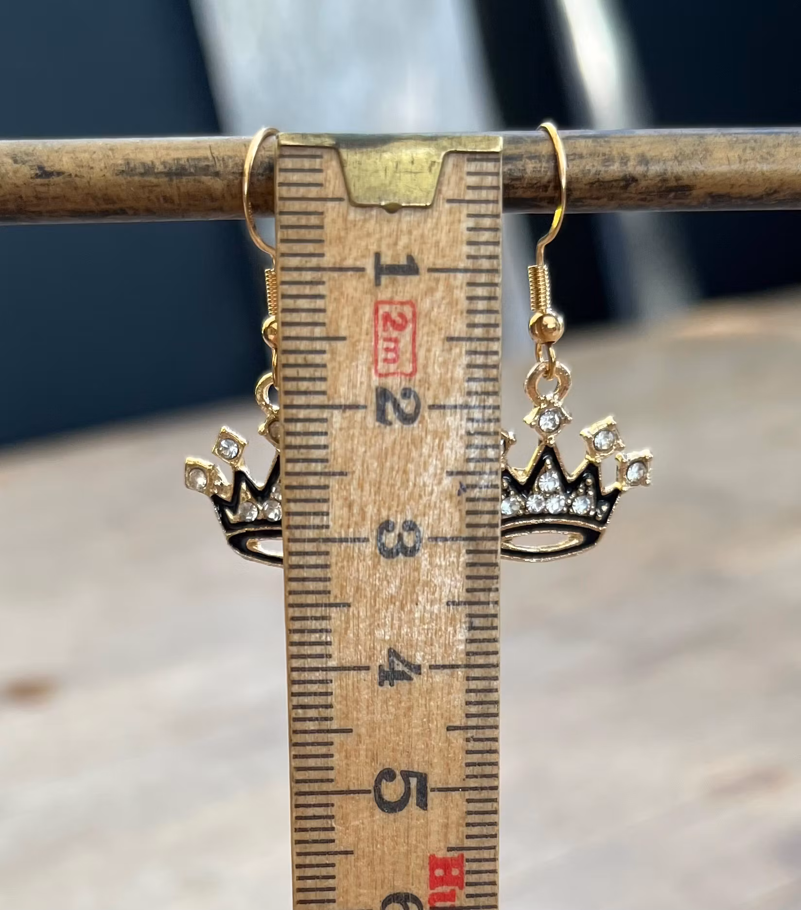 Kroneøreringe med funklende sten