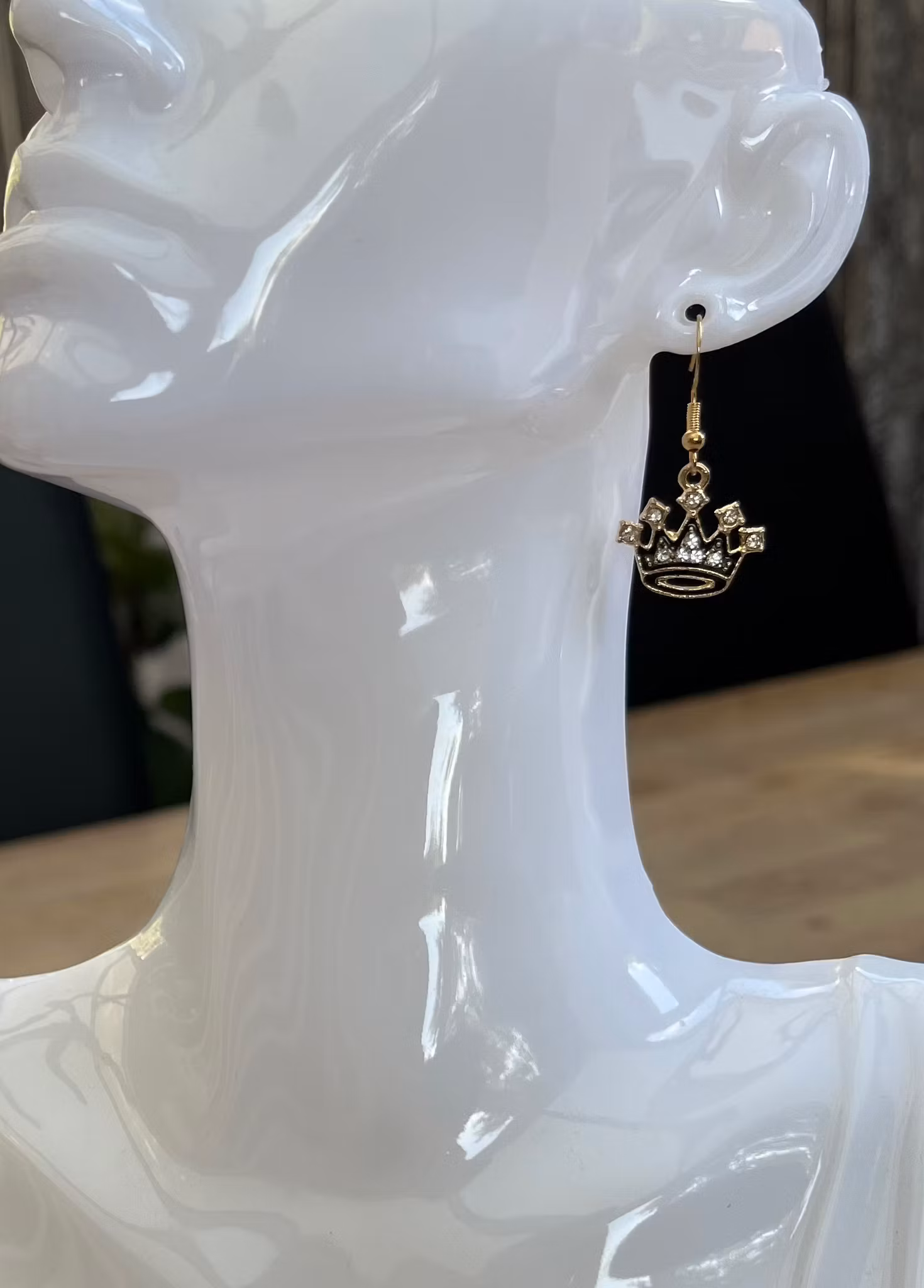 Kroneøreringe med funklende sten