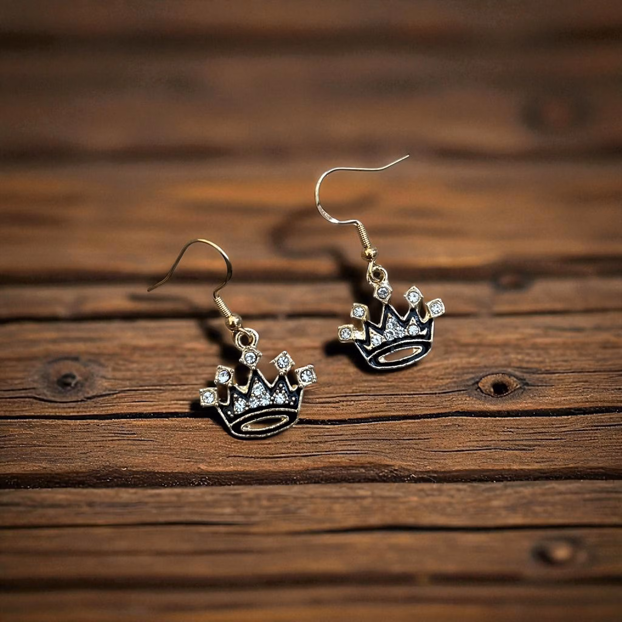 Kroneøreringe med funklende sten