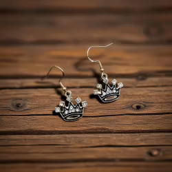 Kroneøreringe med funklende sten