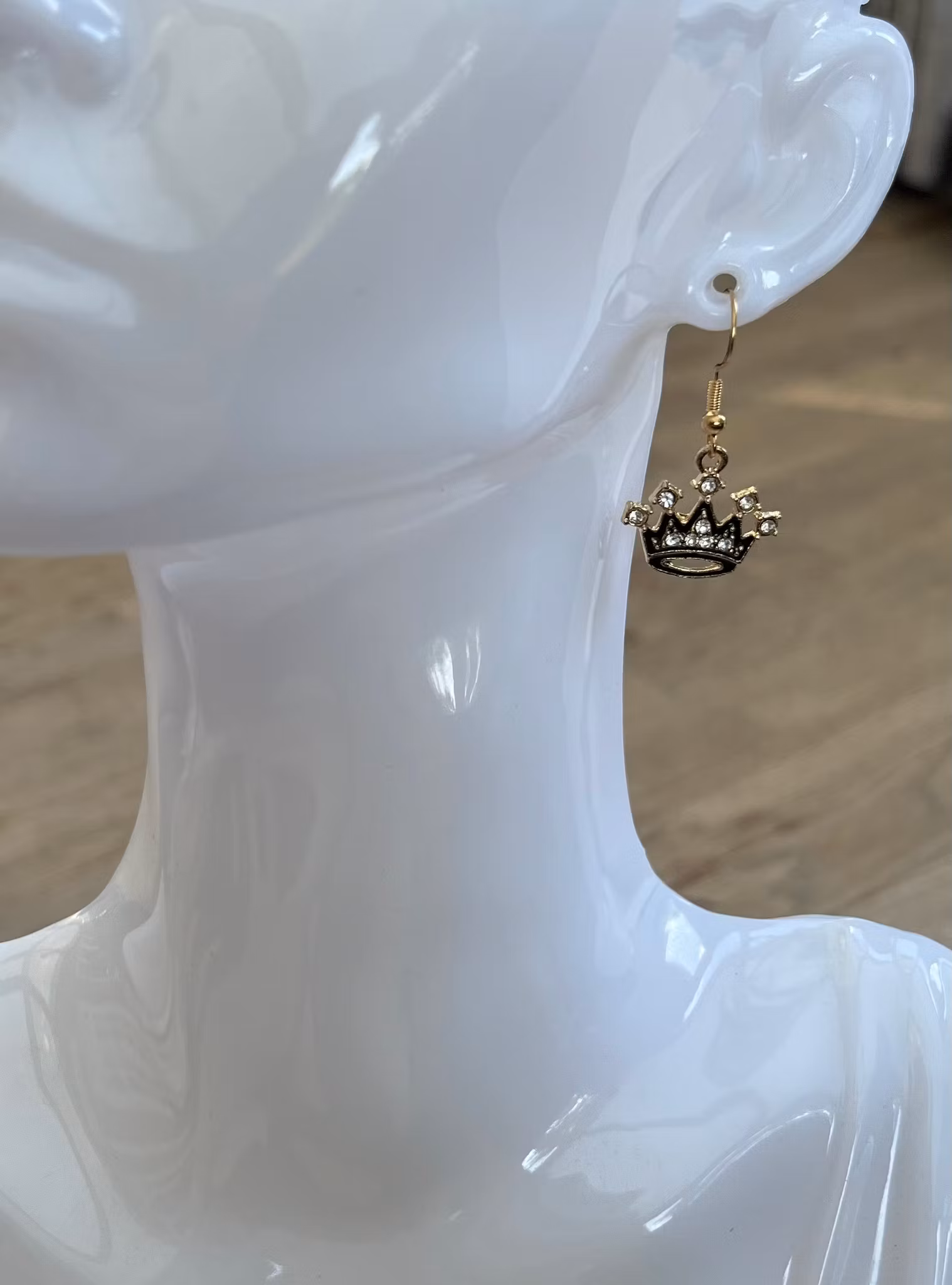 Kroneøreringe med funklende sten