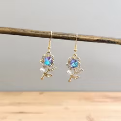 Blomsterøreringe med Krystaller og Perler