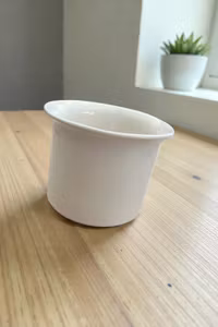 Hvid urtepotteskjuler – Ø 16 cm