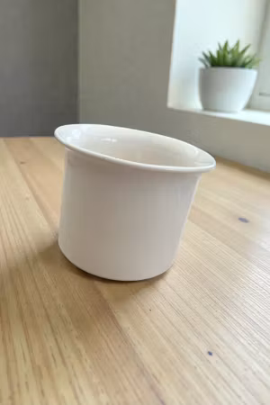 Hvid Urtepotteskjuler - 16 cm dia.