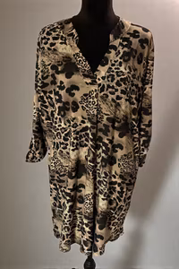 Tunikakjole med dyreprint - str. XL