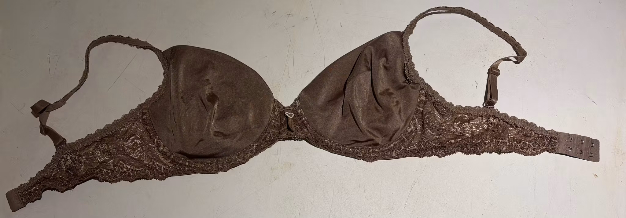 Triumph BH målt til 70A / 65B (se billeder)