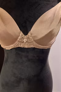 Triumph blonde-BH i chokoladebrun – ca. 70A/65B