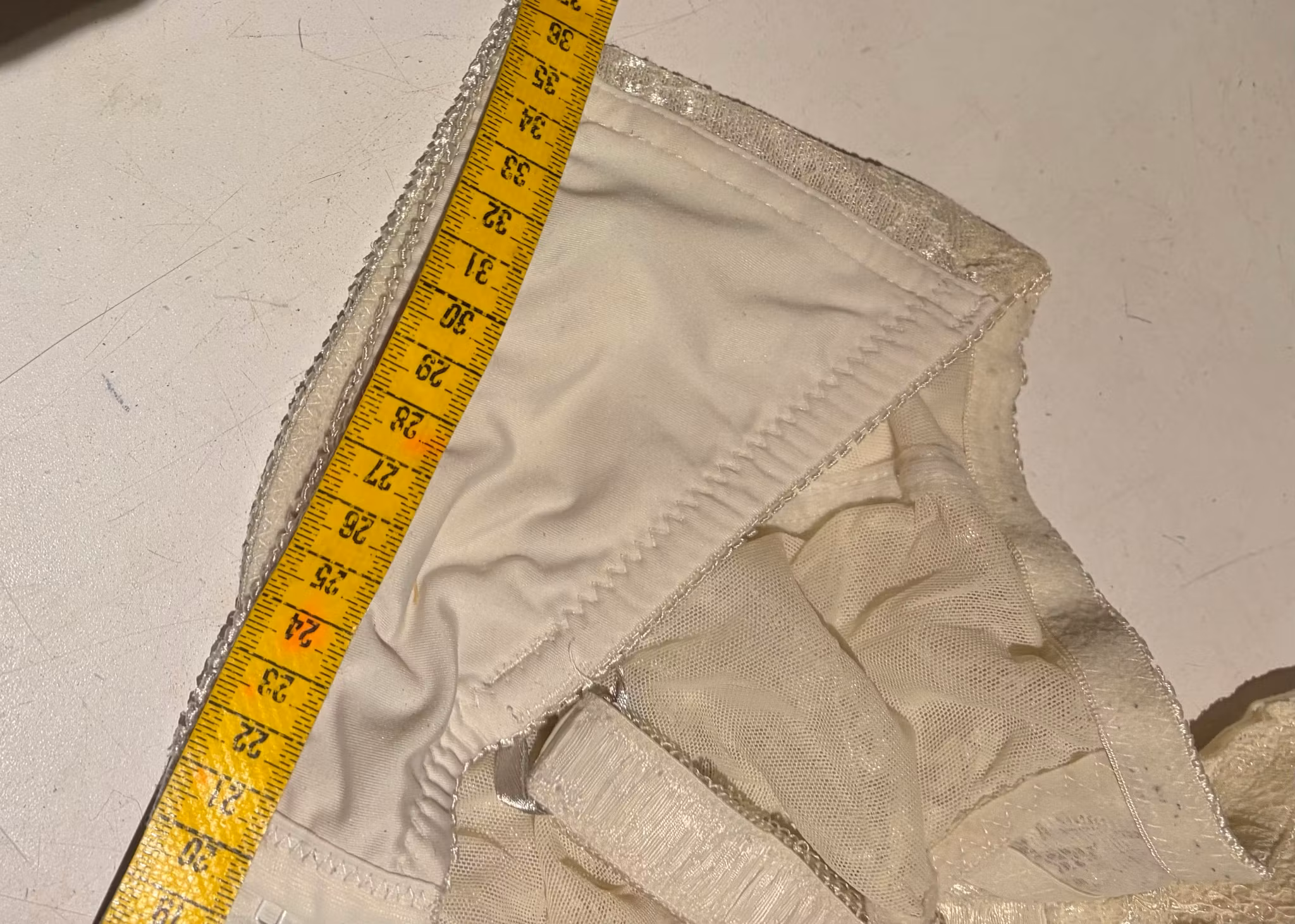 Units Soft-bh str. 85F – Hvid med blonder