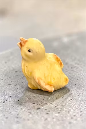 Vintage påskekylling i keramik – Sød retro påskepynt
