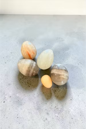 Smukke vintage stenæg / krystalæg i onyx og agat