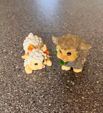 Sæt med 2 søde vintage/retro påskelam figurer