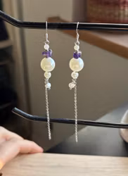 Håndlavede øreringe med ametyst og ferskvandsperle