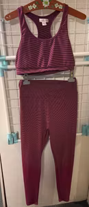 Cherry Koko stribet træningssæt – sports-bh og leggings, str. M/L