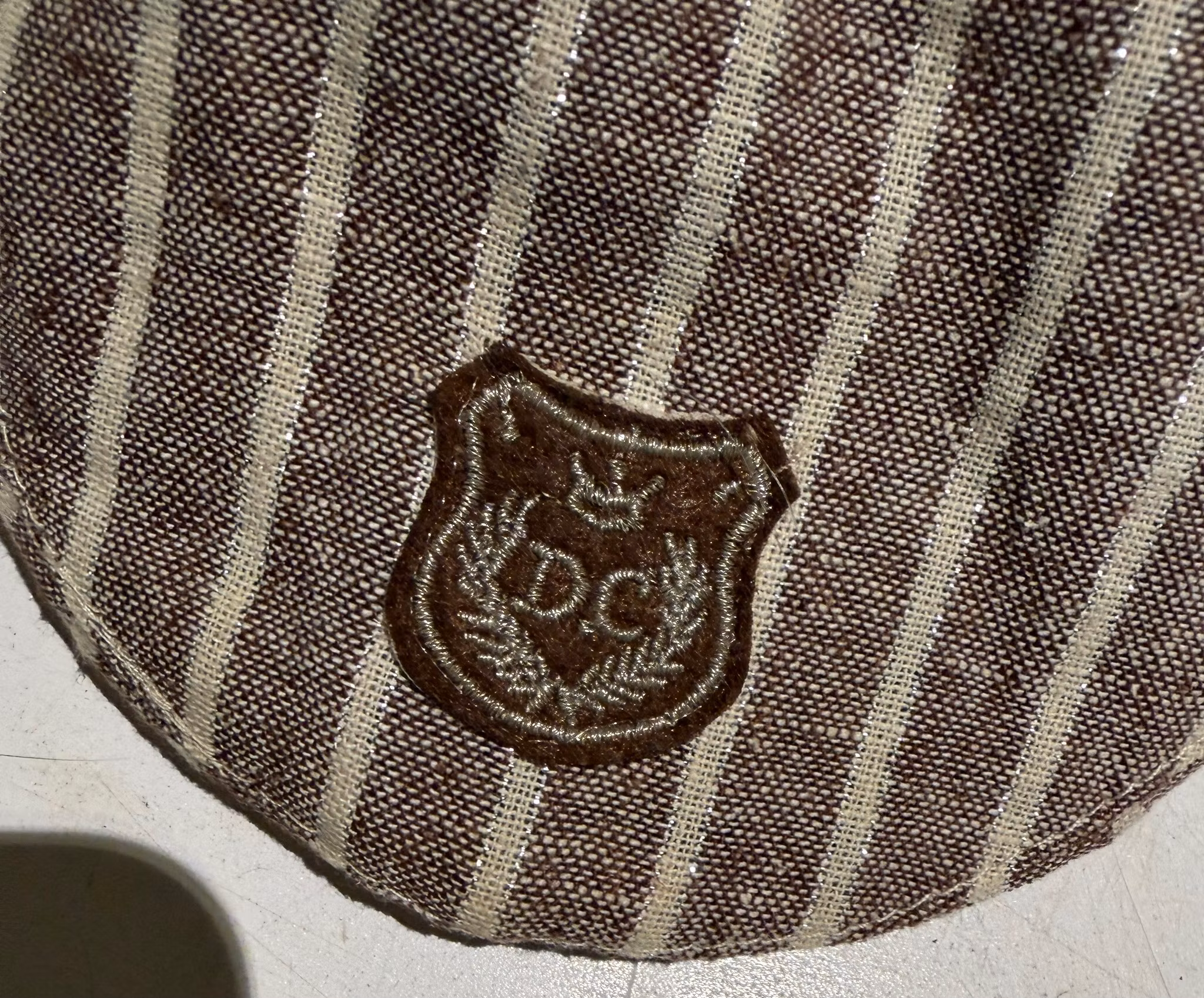 Stribet sixpence – Justerbar (Str. 6-12 mdr)