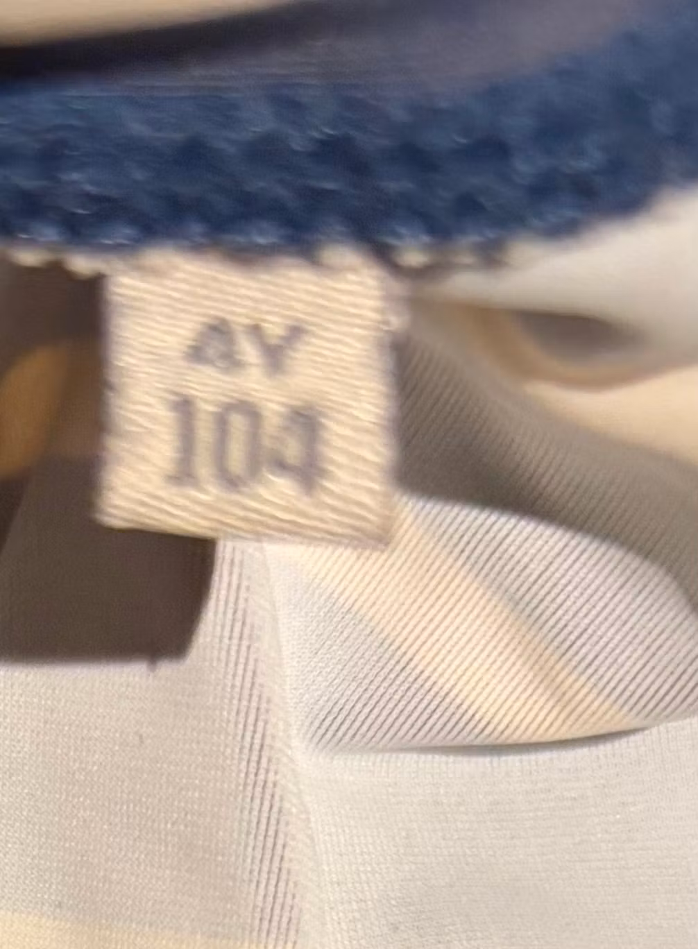 Wheat - UV-dragt str. 104