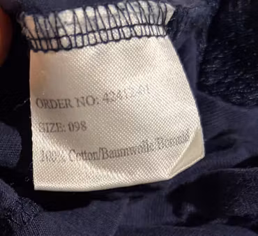 Rebus T-shirt med "RBS" logo – Str. 98