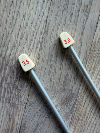 Vintage jumperpinde 3,5 mm – klassisk sæt til strik