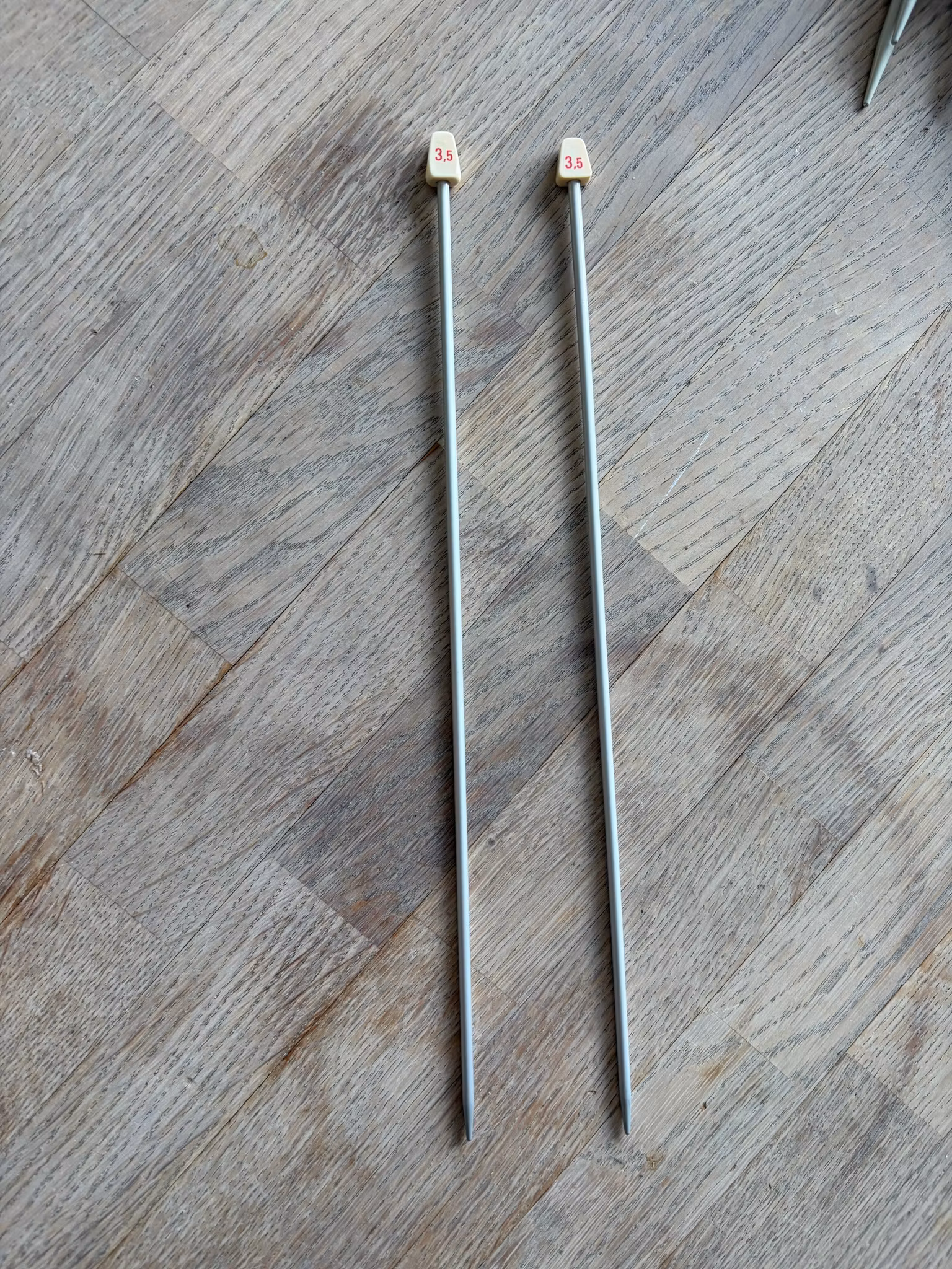 vintage jumperpinde i metal med en tykkelse på 3,5