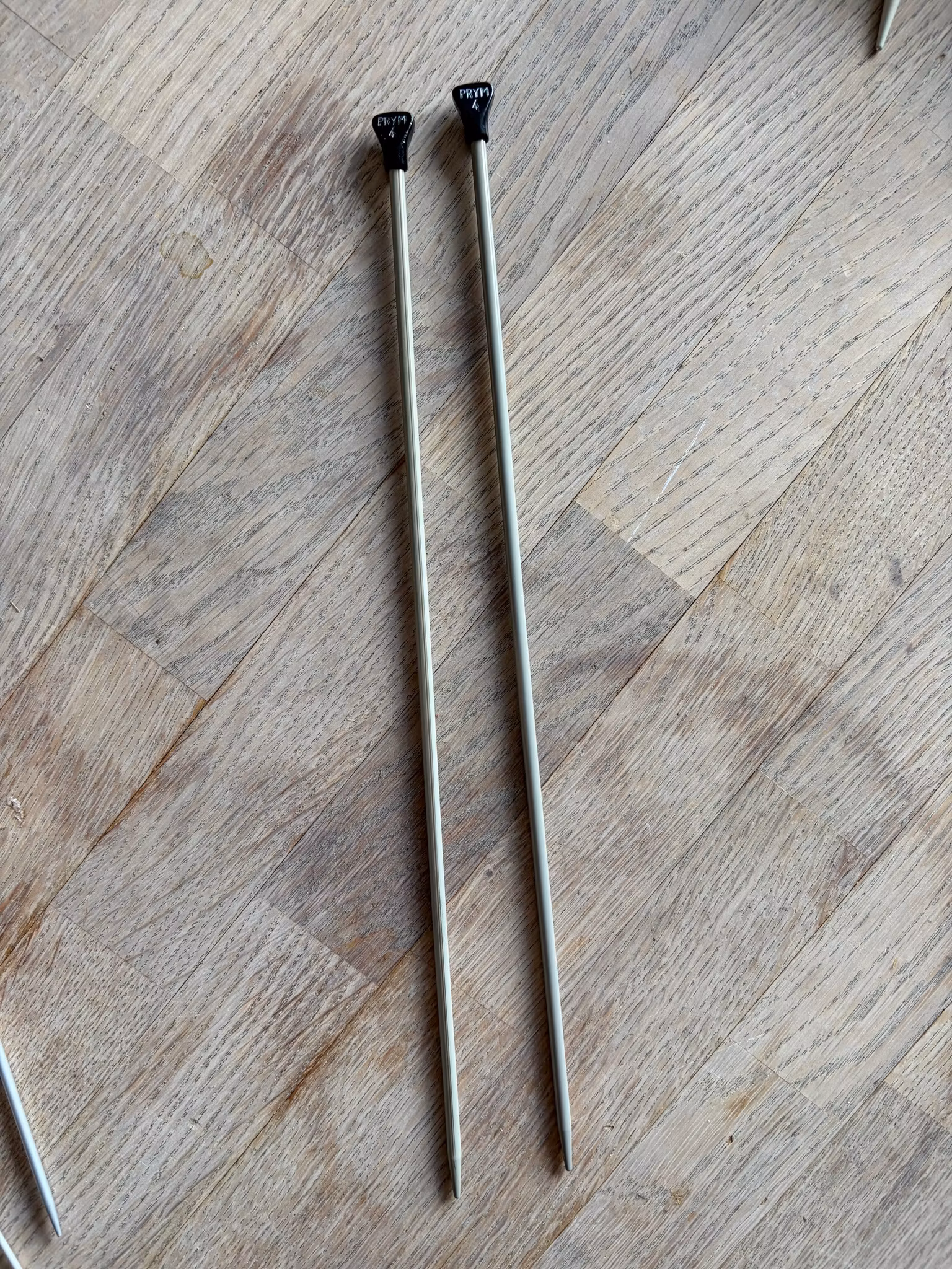 4 mm strikkepinde i aluminium fra Prym
