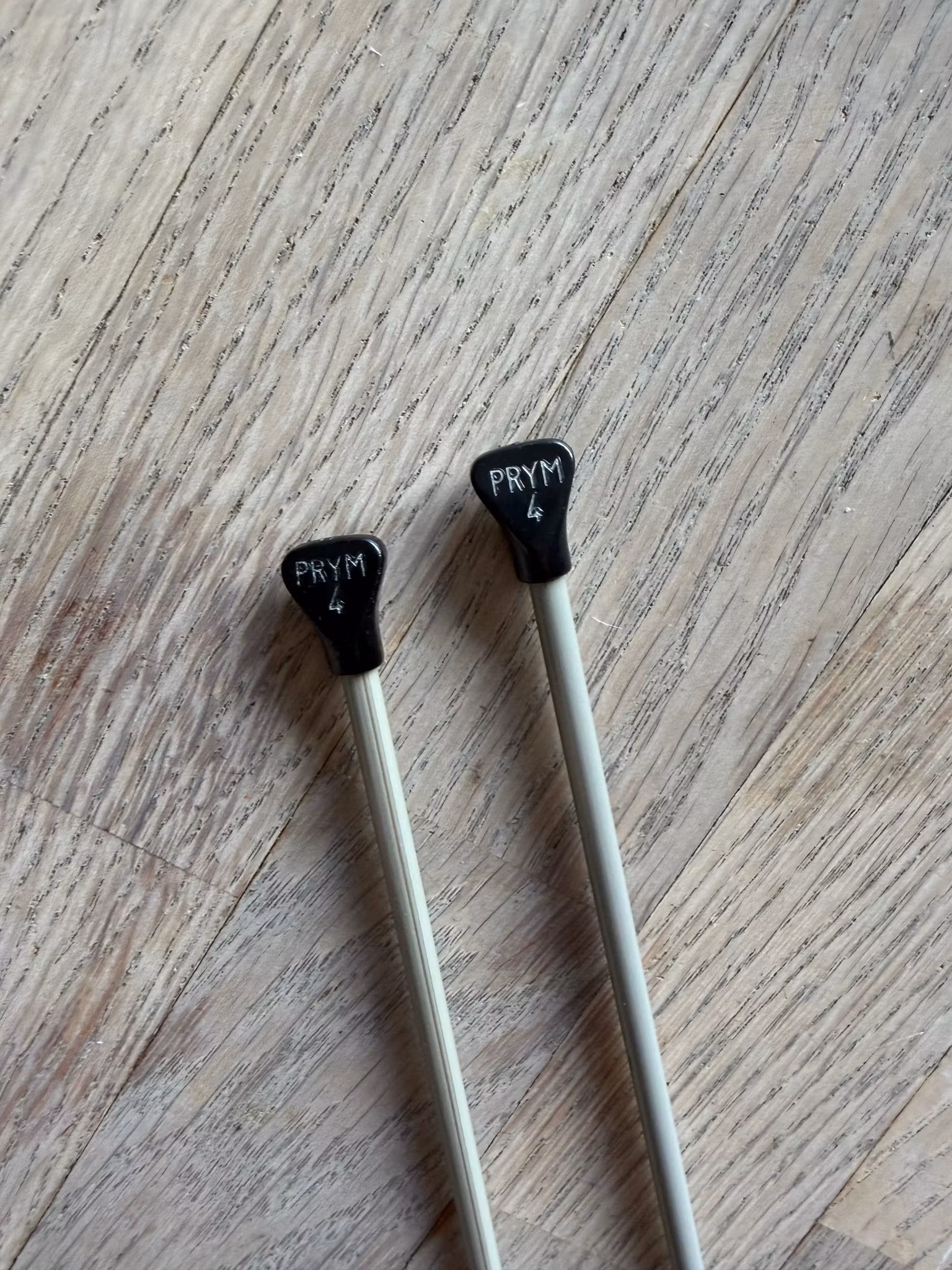 4 mm strikkepinde i aluminium fra Prym