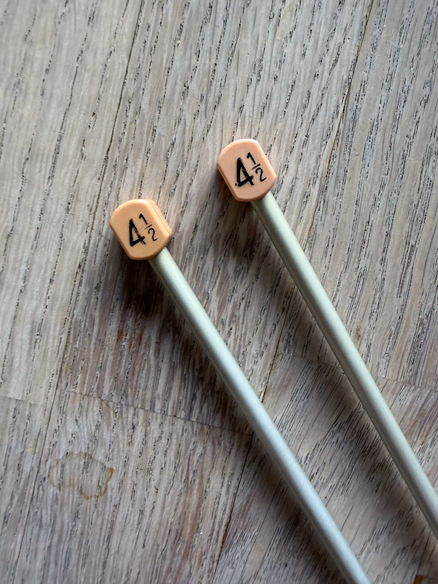 Klassiske Strikkepinde (4,5 mm / Str. 4½) – Perfekt til Mellemtykt Garn