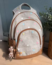 Prikkedrøm – Rummelig rygsæk med charmerende detaljer 🎒🌸