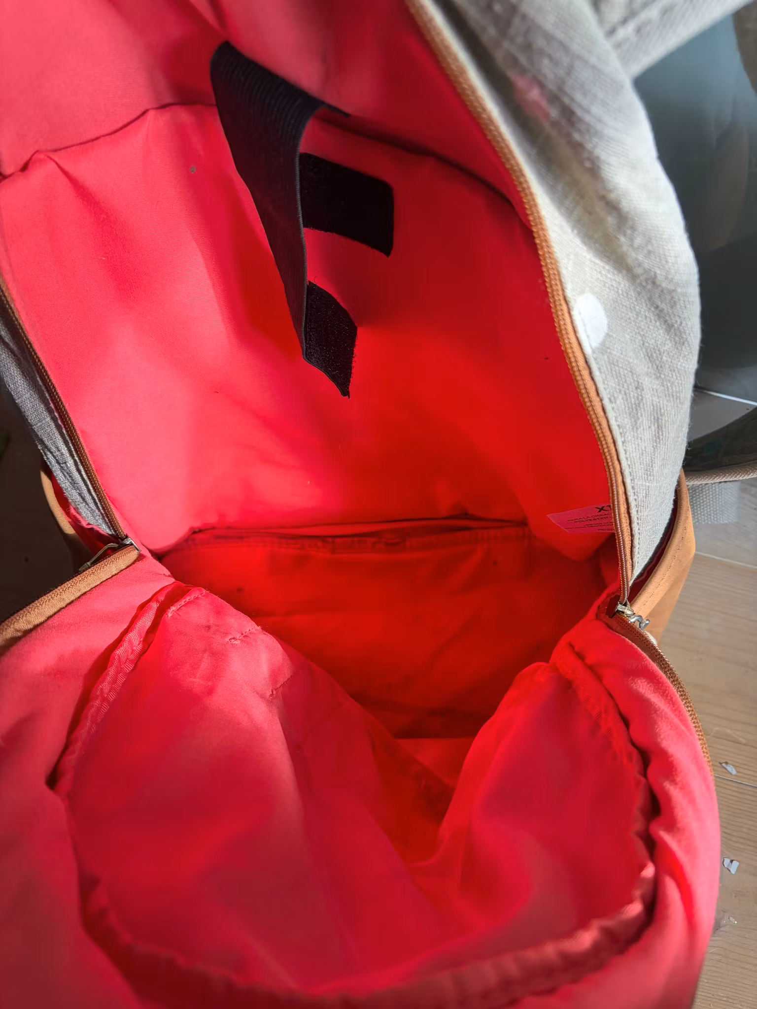 Prikkedrøm – Rummelig rygsæk med charmerende detaljer 🎒🌸