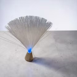 Fiberoptisk bordlampe med farveskift – sølvfarvet, ca. 35 cm